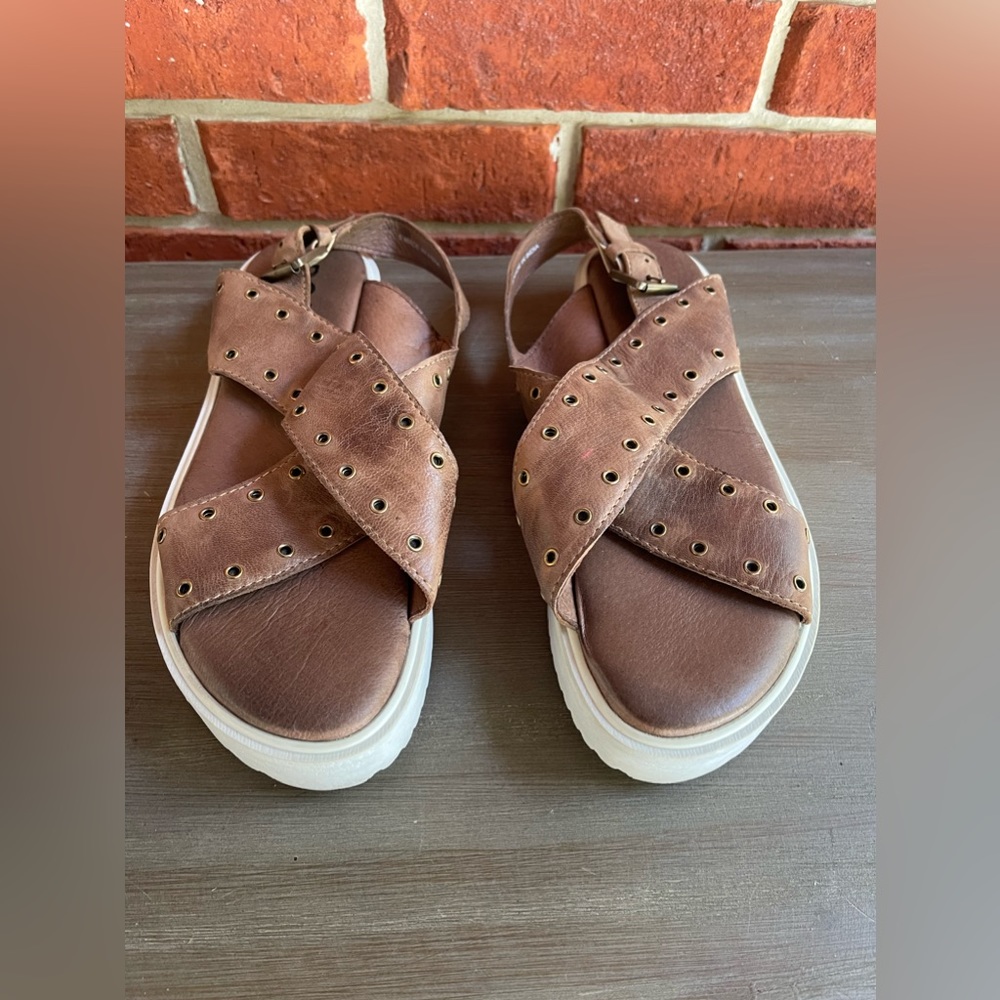 NWOT Roan by BedStu Leather “ Hali” Slingback Platform Leather Sandal